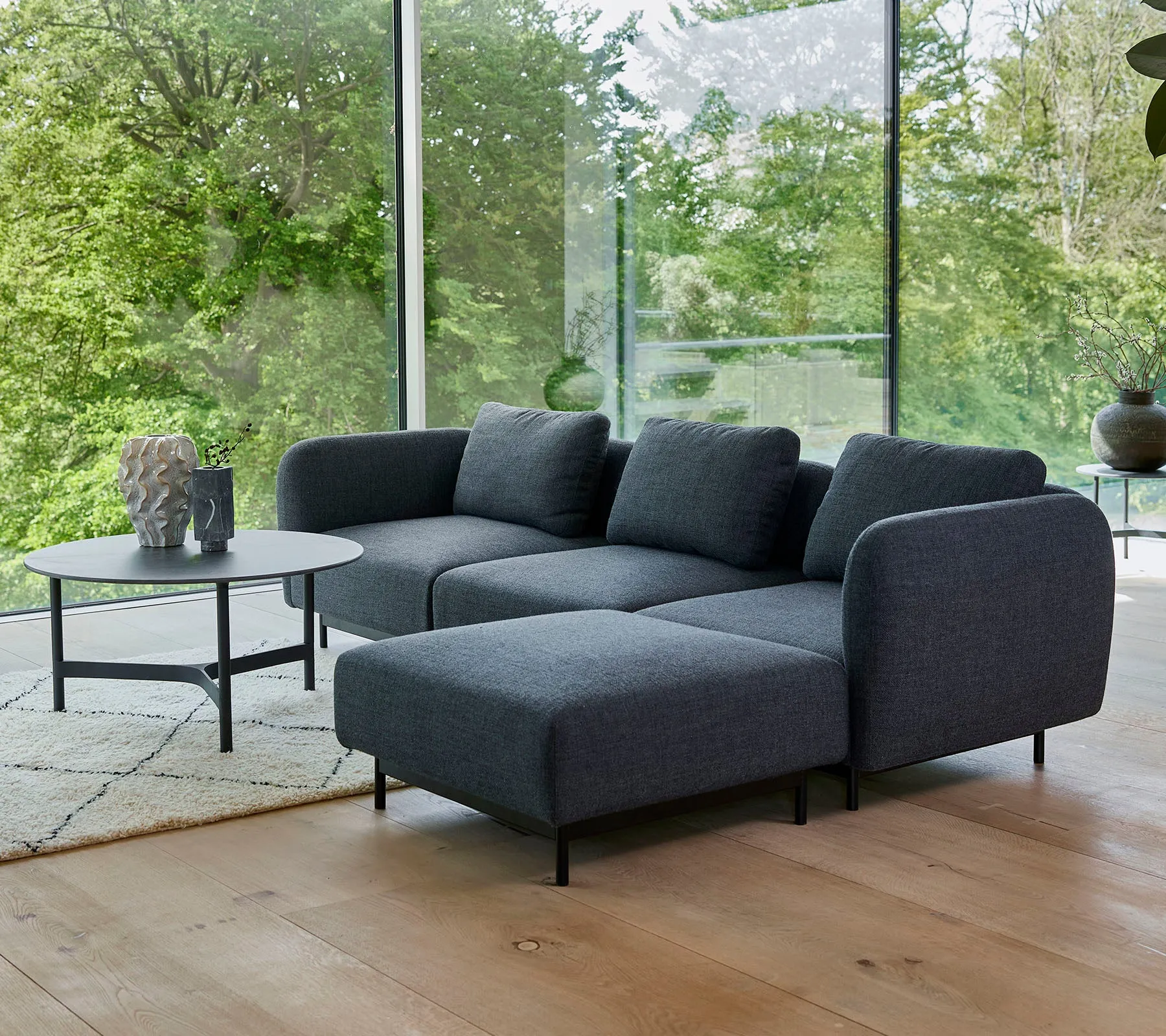 Aura 3-seater sofa with high armrest (3)